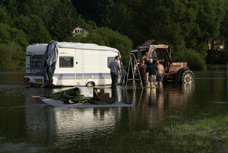 Hochwasser 2008 beim Campingplatz Bild Nr.013